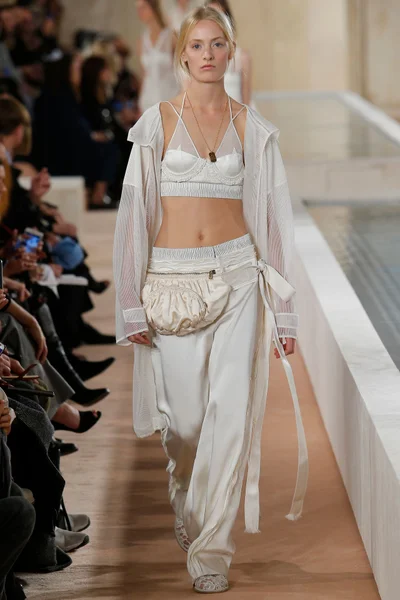 Look 7